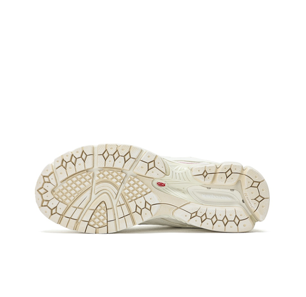 Кроссовки New Balance 2002R "Protection Pack - Sea Salt" M2002RDC