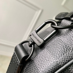Louis Vuitton Pochette Kasai