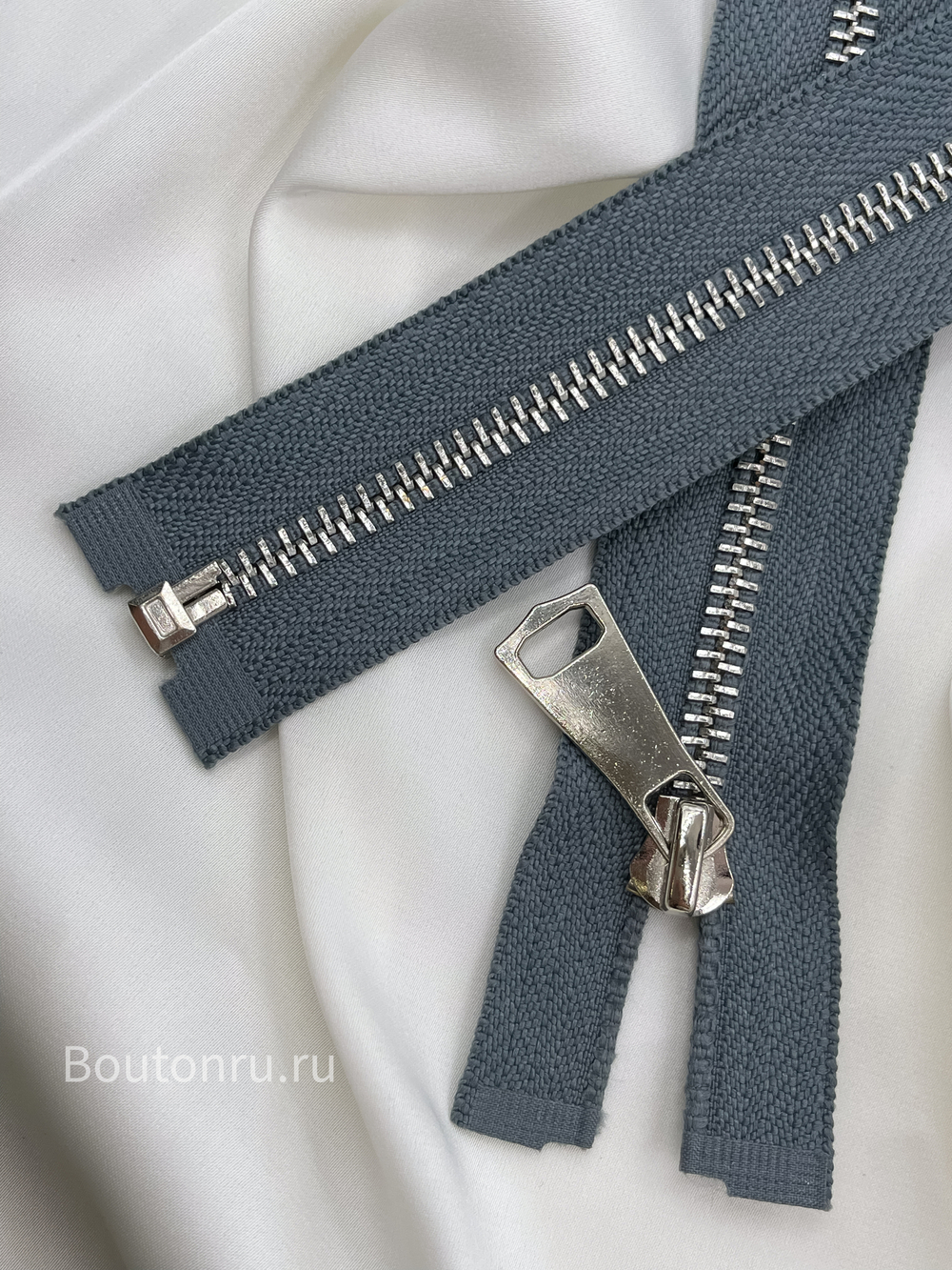 Молния серая серебро