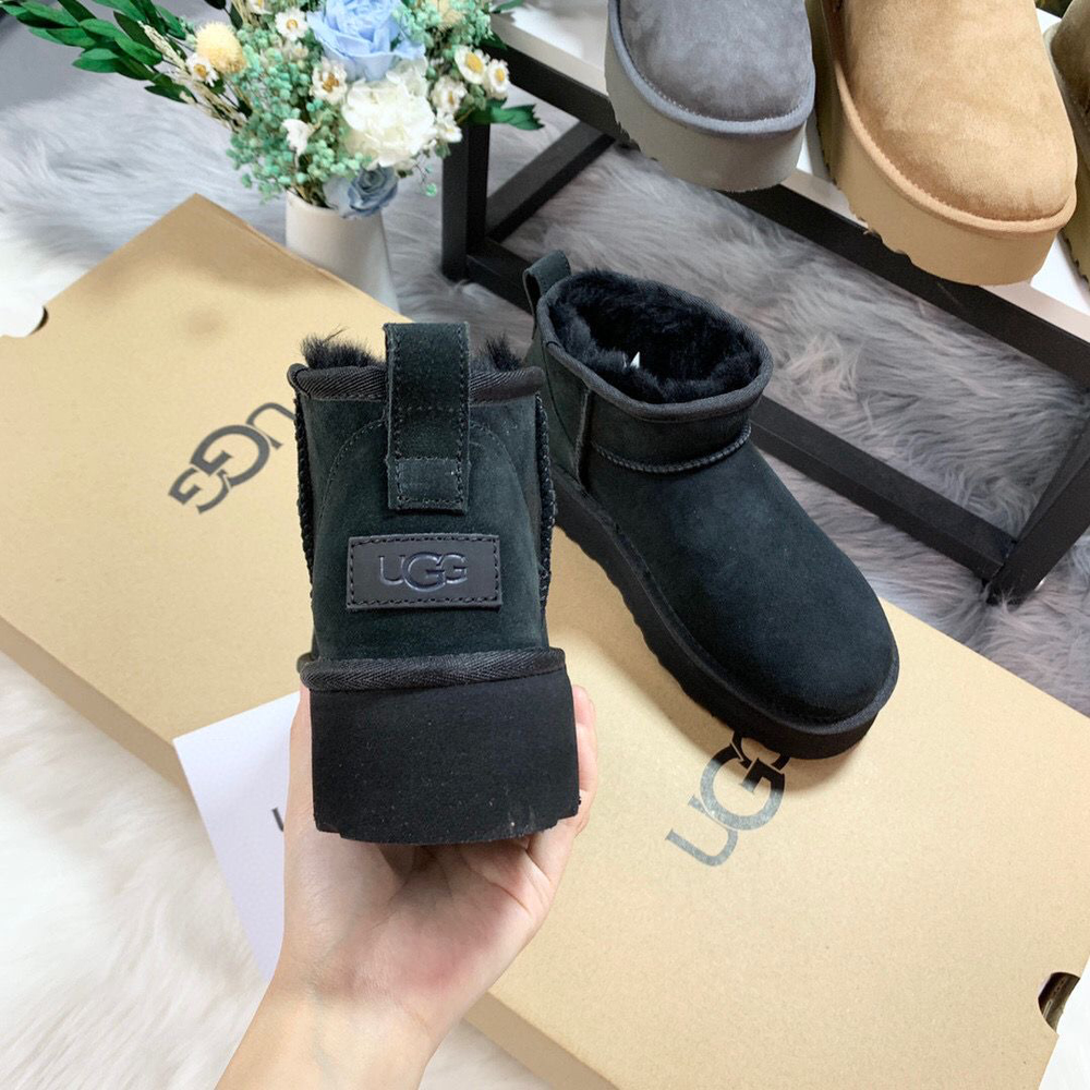 UGG