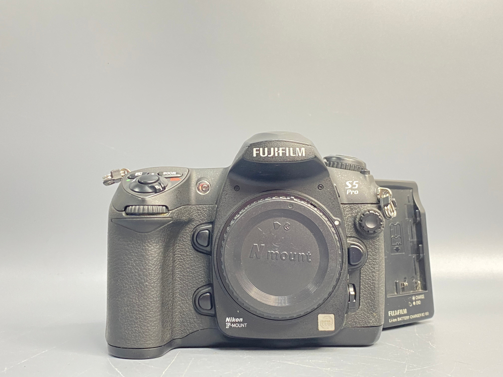 FujiFilm FinePix S5 Pro