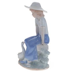 GAEM Фигурка декоративная "Девочка", L17 W11 H25 см