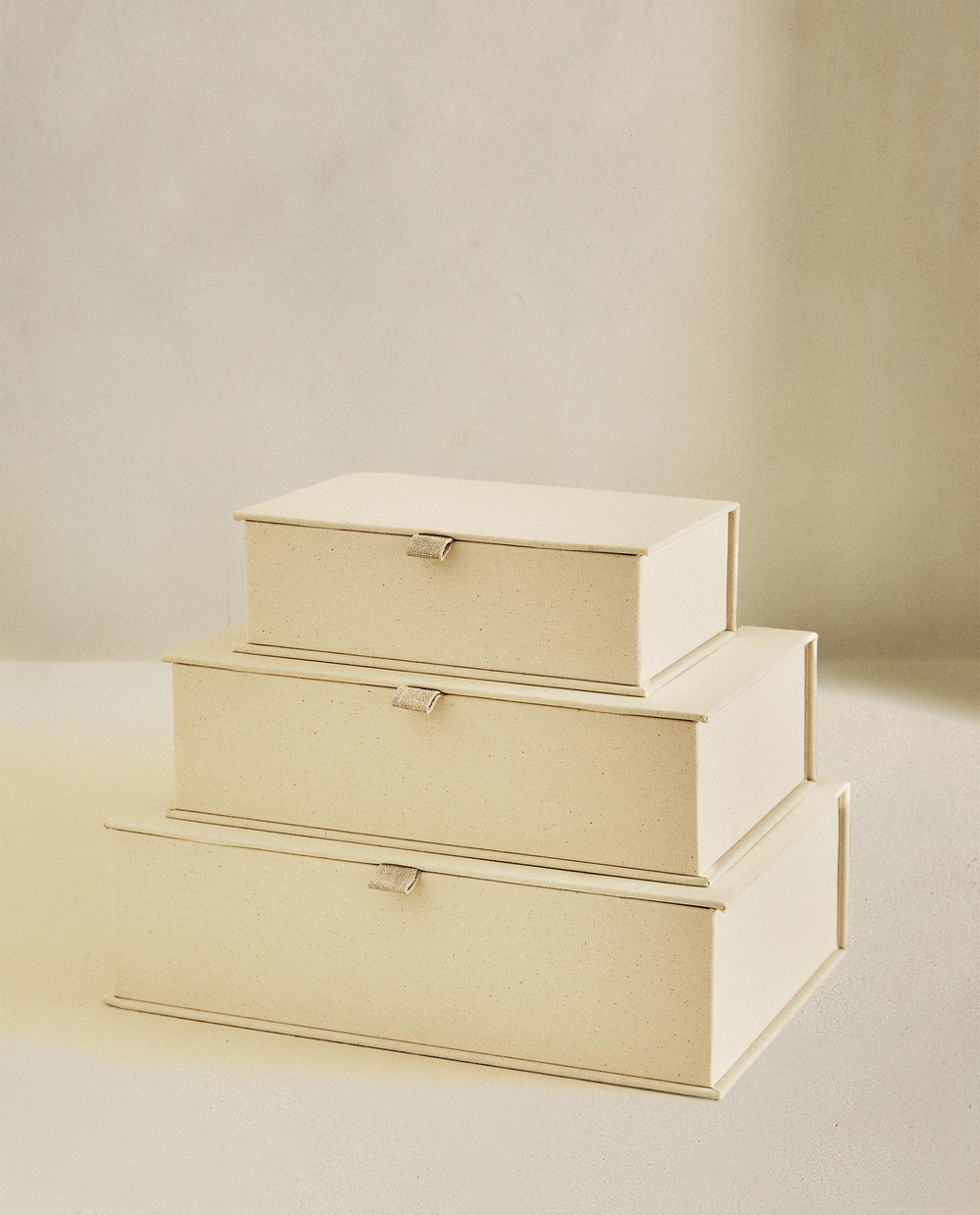 Zara Home Коробка для хранения из плетёной бумаги, цвет бежевый, 24 см