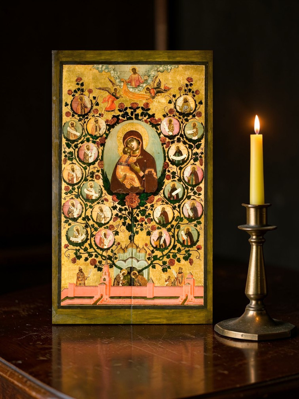 Необычная икона Богородицы