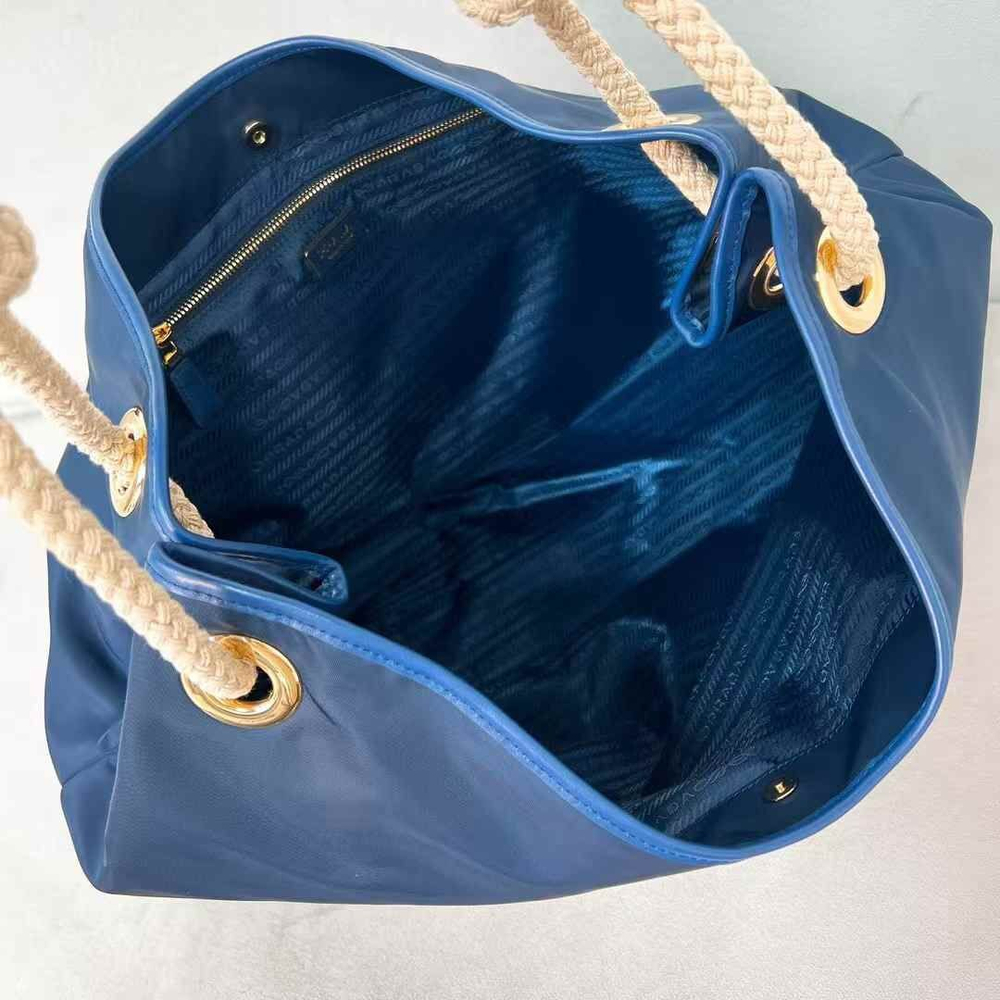 Сумка Prada