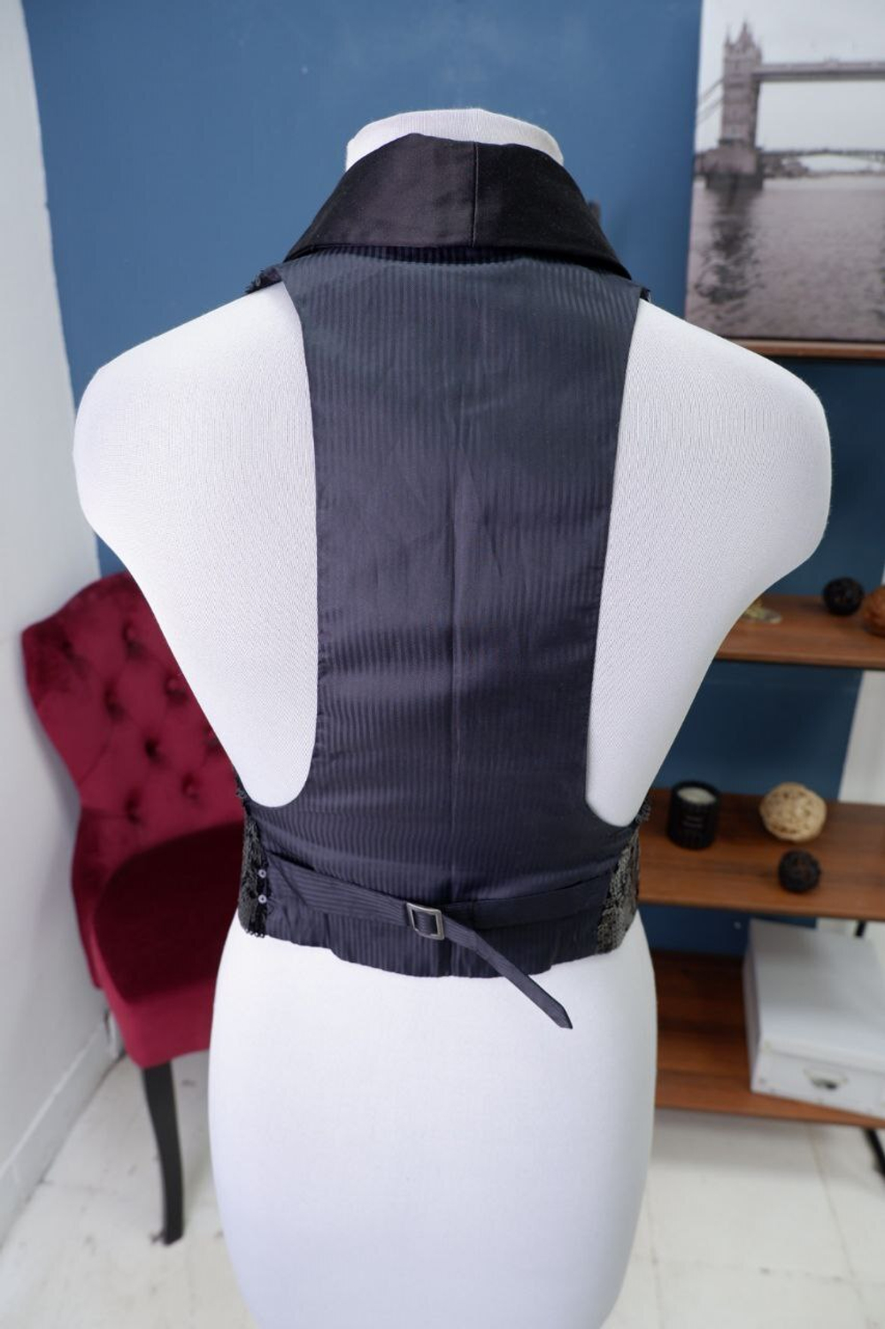 Жилет Amisu с пайетками 38 размер