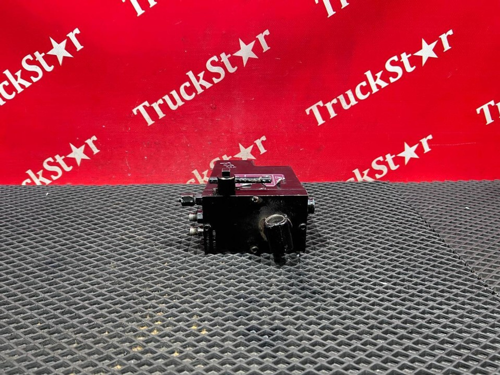 Насос подъема кабины 2016г