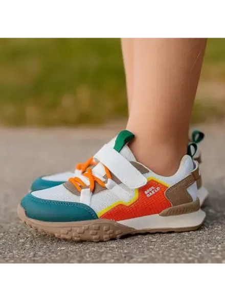 Кроссовки для девочки и мальчика.