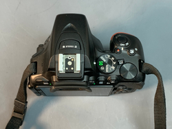 Nikon D5600 kit AF-P 18-55mm VR 11.282 кадров