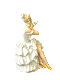 Фарфоровая статуэтка "Балерина с зеркалом" Wallendorf