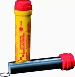 MF-0220: фаер на чеке — универсальный фальшфейер против медведя и для маломерных судов.