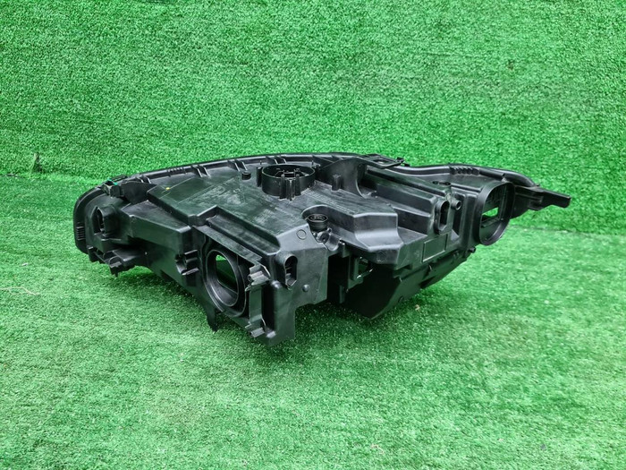 Корпус фары правый BMW 8er G14 G15 G16 (2018-2022)