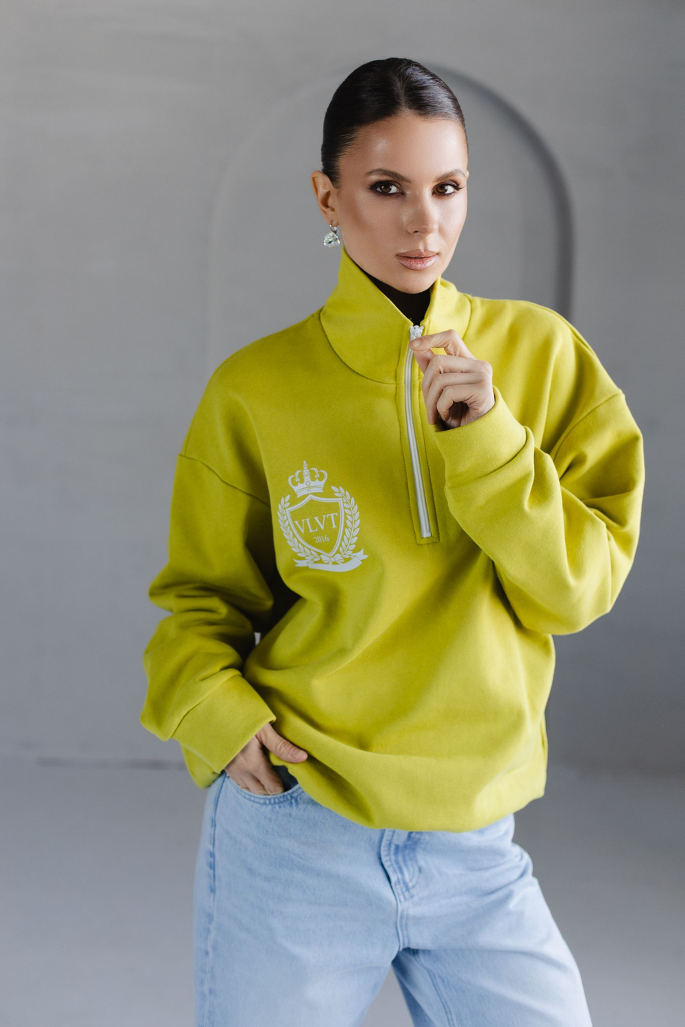 Анорак из трикотажа с молнией салатовый