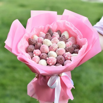 Букеты из клубники в шоколаде