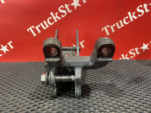 Кронштейн торсиона кабины левый 2018