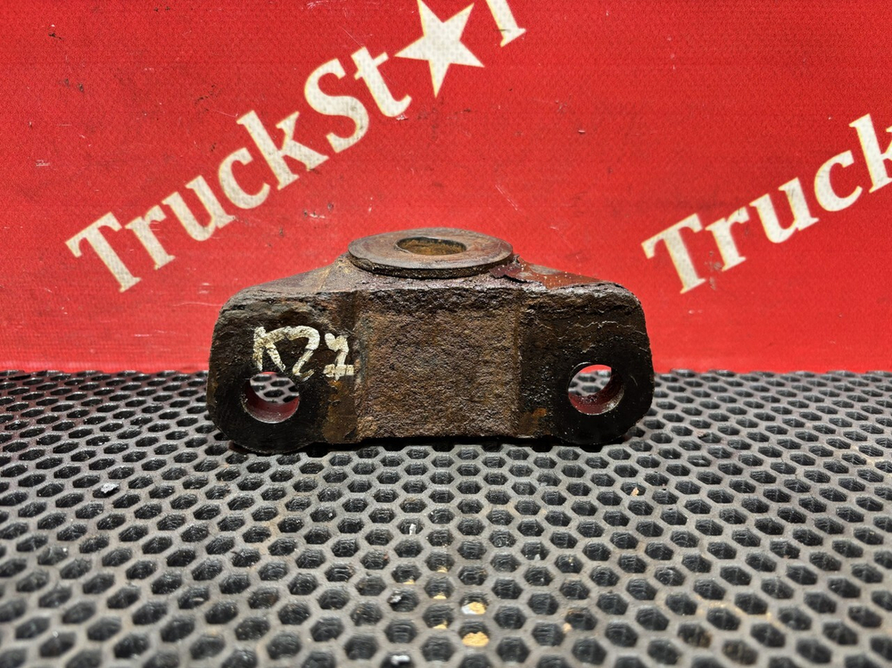 Кронштейн переднего стабилизатора