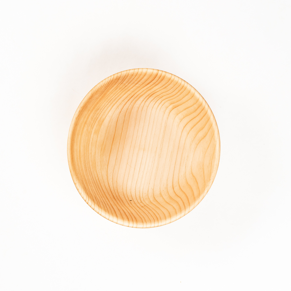 Деревянная глубокая тарелка из сибирского кедра 14см. T187