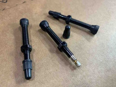 Ниппель Presta 48 мм для бескамерных колес (FV), черный