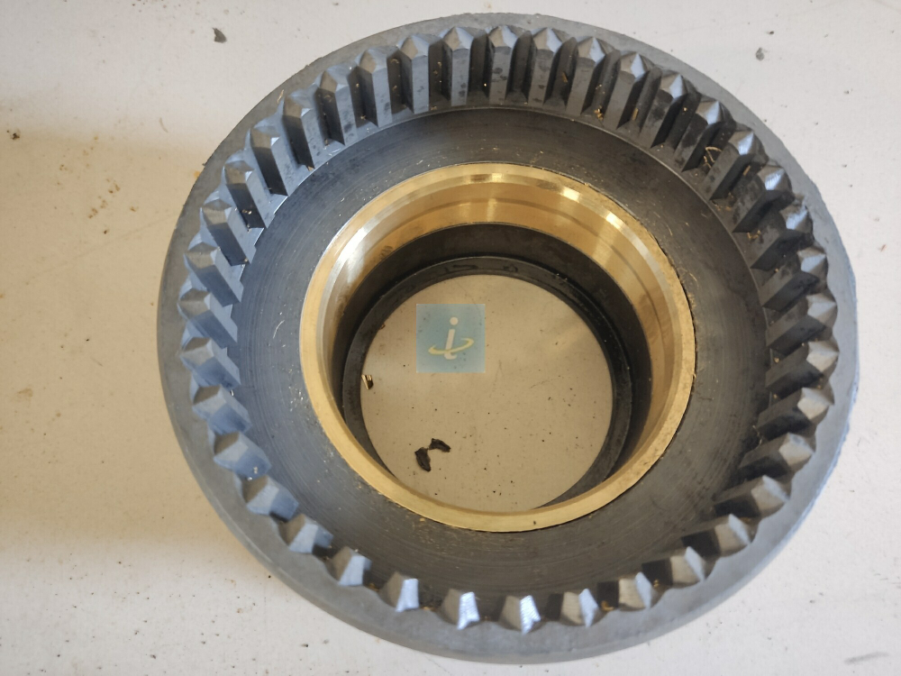 Зубчатый венец 8486.1605044 с бронзовой втулкой