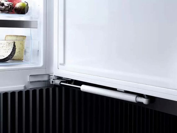 Встраиваемый холодильник Miele KFN 7785 C