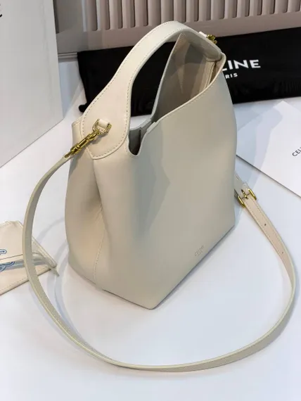 Сумка CELINE SMALL HOBO IN SUPPLE SMOOTH CALFSKIN