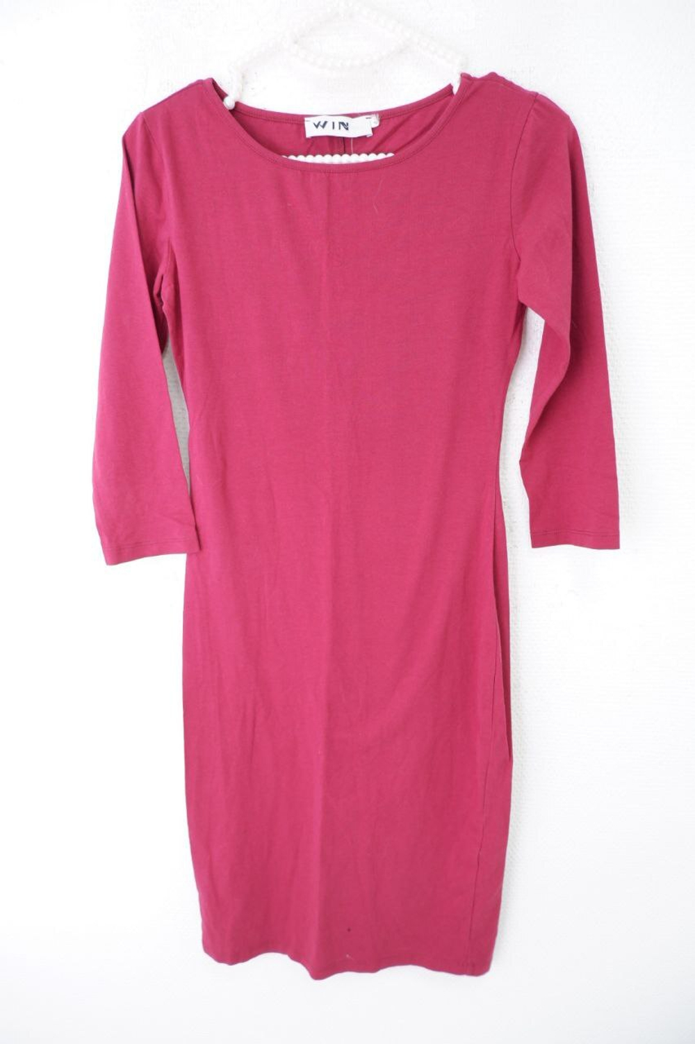 Платье WIN лаконичное 42 размер