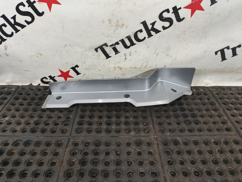 Накладка бампера правая 2023г.