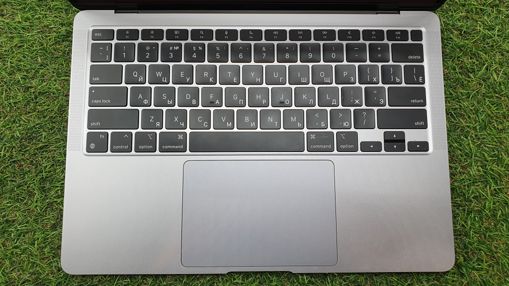 MacBook Air M1 2020 Retina A2337 2560х1600, Apple M1