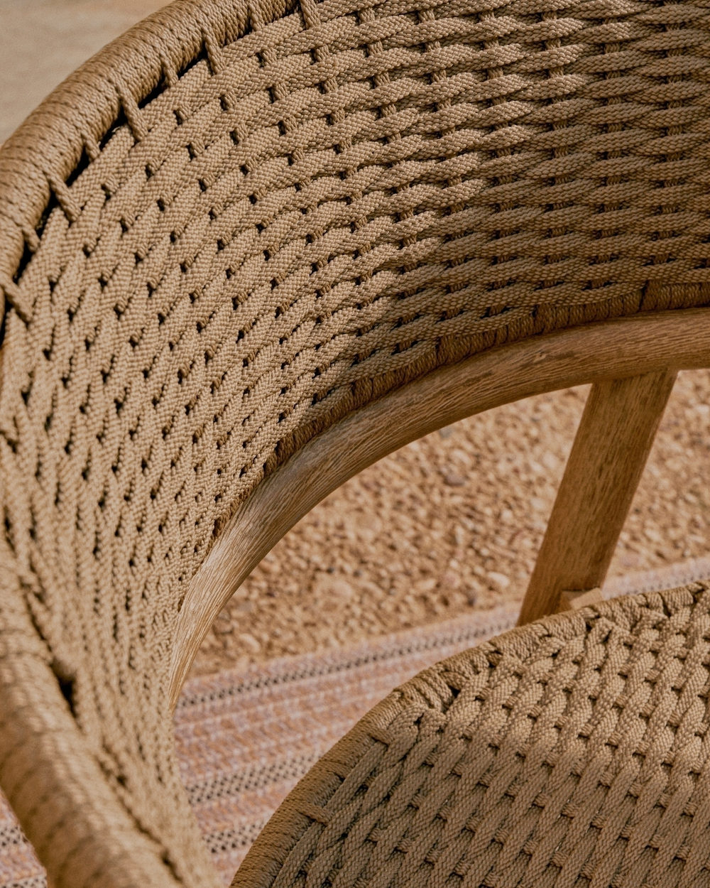 Диван 3-х местный Arinella из акации с натуральной отделкой и бежевой веревкой