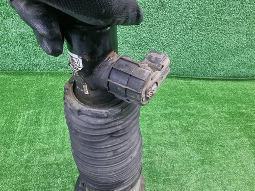 Стойка пневматическая правая BMW X5 G05 (18-23)