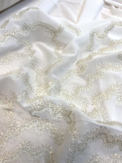 Ткань  натуральный шелк 100%с вышивкой (Италия) ш-120см  цена за 1м