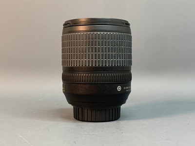 Nikon 18-105mm 3.5-5.6G AF-S ED DX VR Nikkor с дефектом