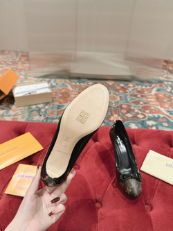 Louis Vuitton Pump (8 colors)