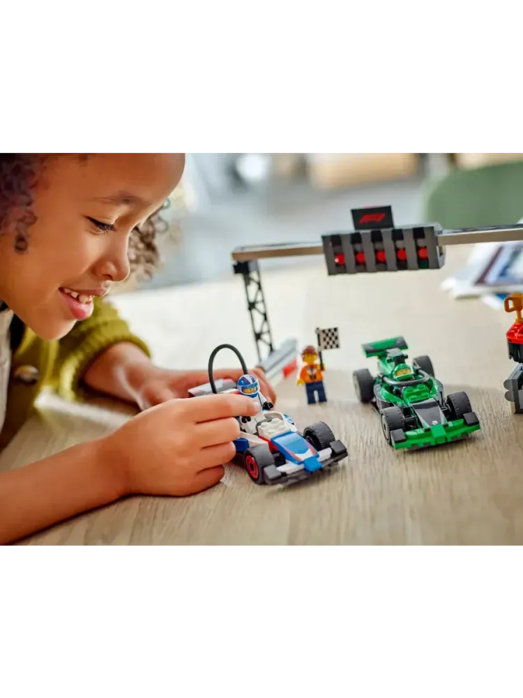 Конструктор City 60474 Старт с гоночными автомобилями F1