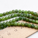 Серпентин бусины, куб, размер около 4,3-4,5 мм, цена за 22 шт (1/4 нити)