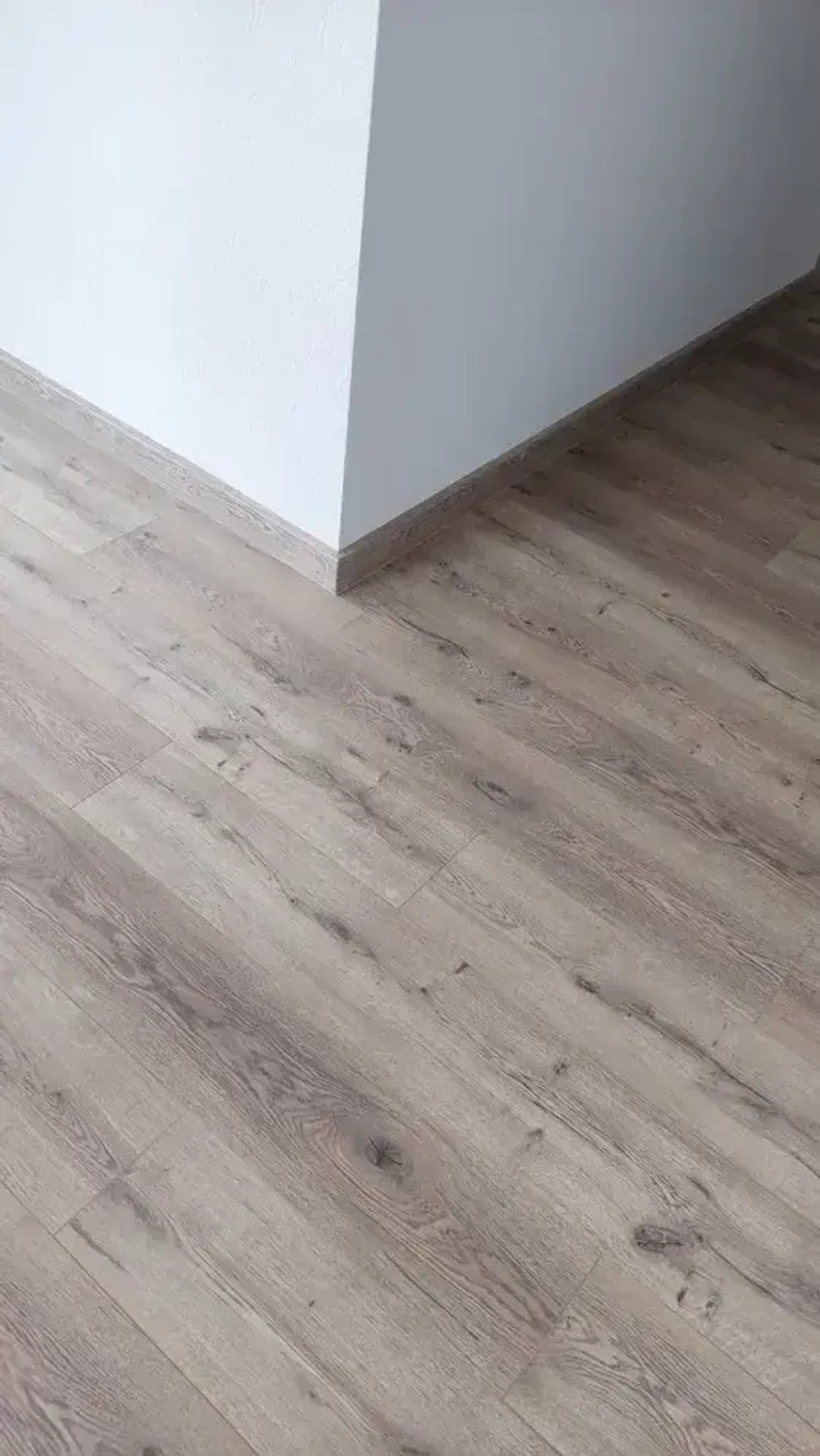 Ламинат KRONOSTAR Special Edition 4925 Дуб Мирто 8мм, 32кл, 1380x191x8, V4 ФАСКА, 2,109 кв м