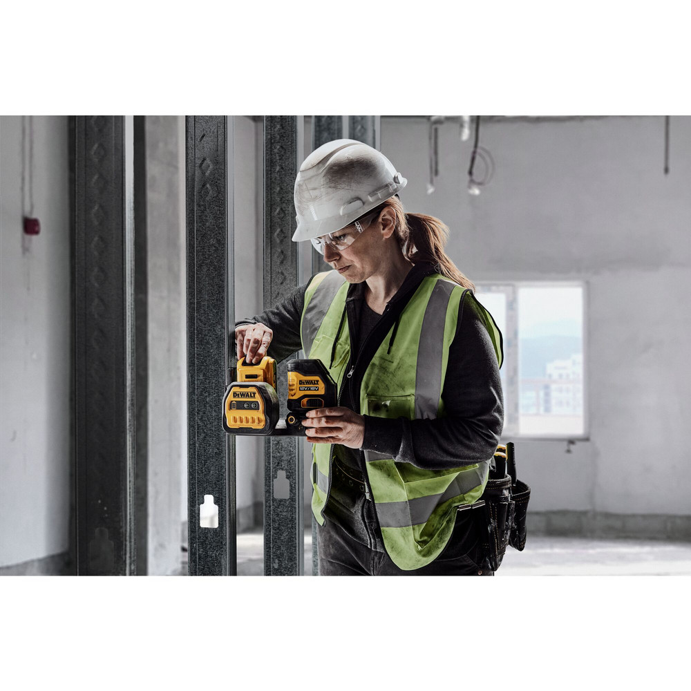Самовыравнивающийся лазерный уровень DEWALT DCE088D1G