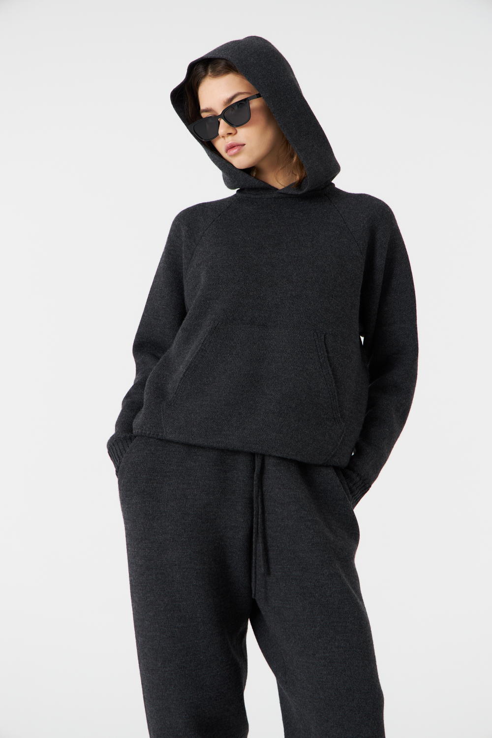 худи вязаный темный графит