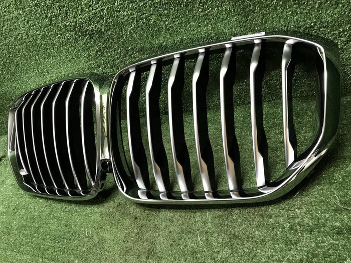 Решетка радиатора BMW X5 G05 (2018-2023)