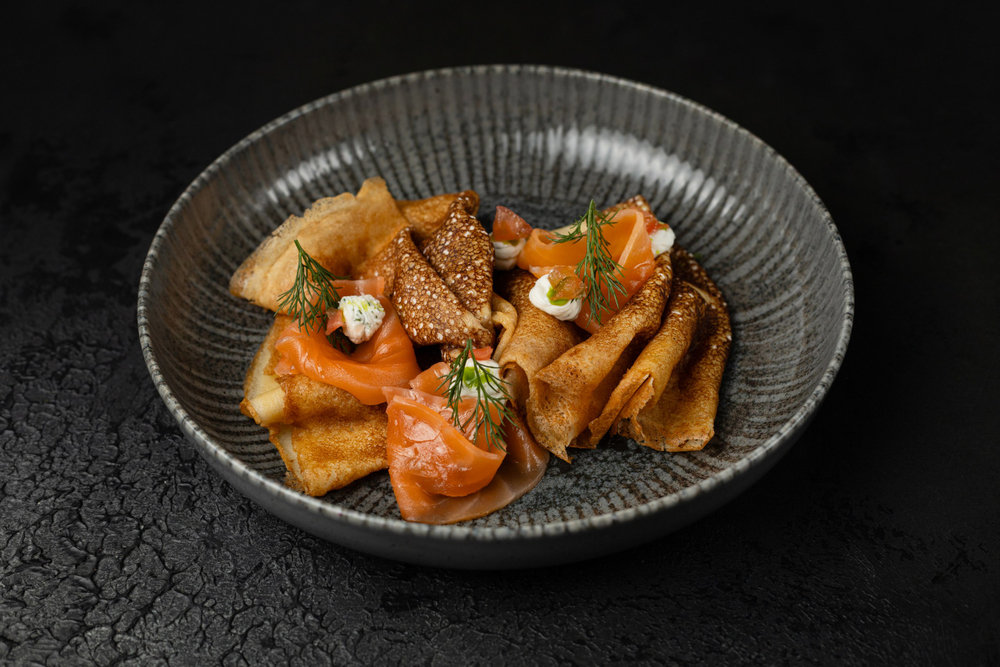 Блины со слабосоленой семгой