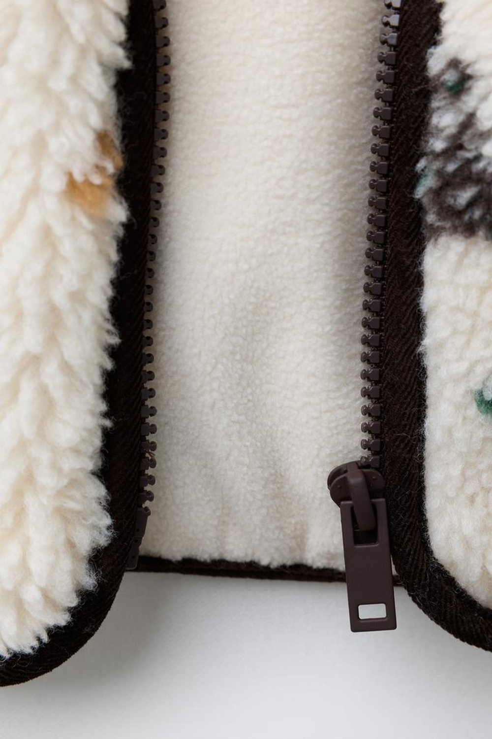 ZARA КУРТКА ИЗ ОВЧИНЫ С ЦВЕТАМИ, ЭКРЮ