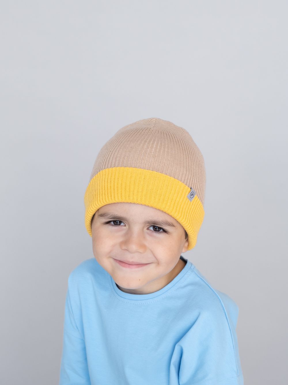 Шапка вязаная хлопковая ТВИНС(Мед, сандал)