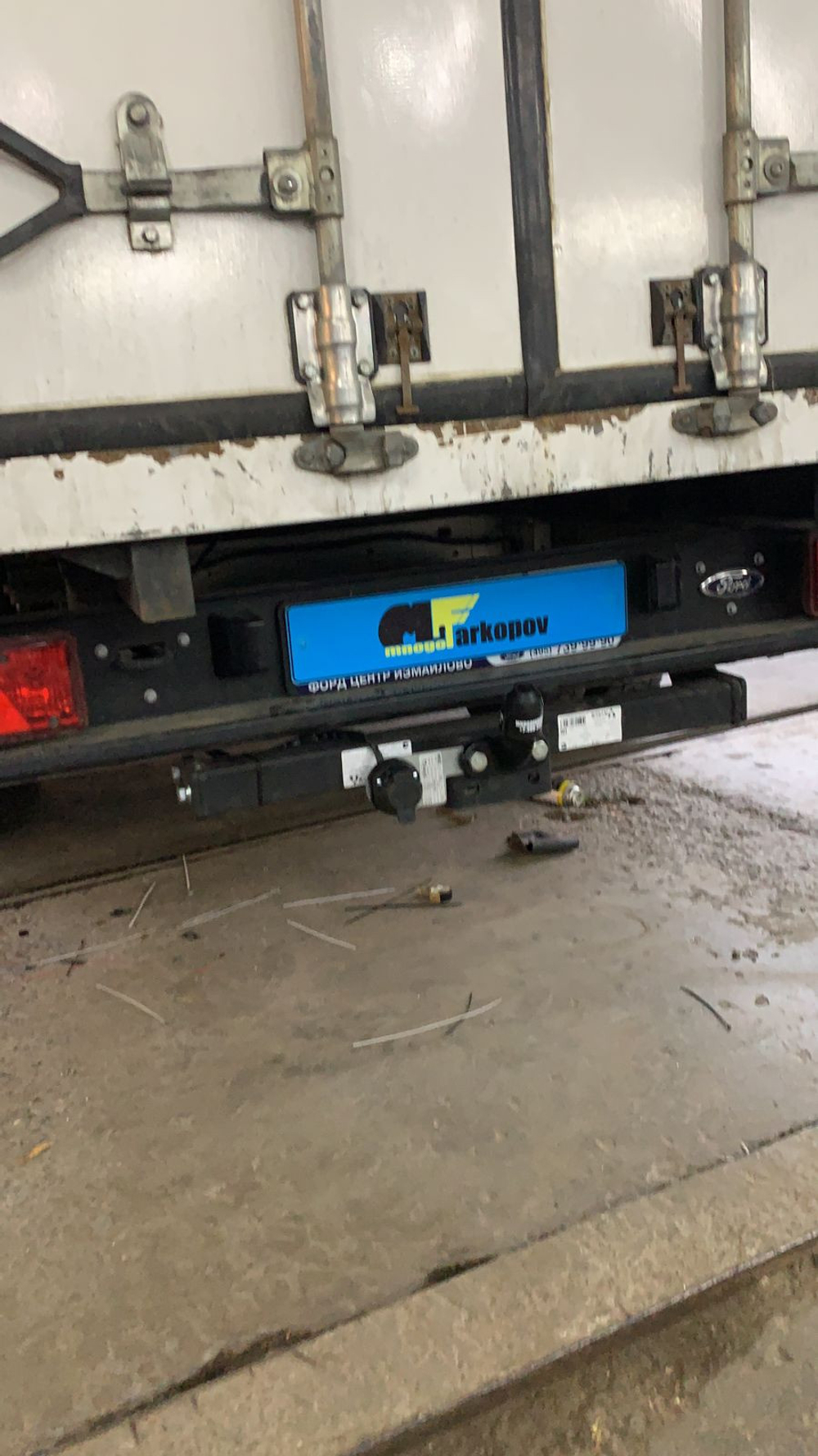 Фаркоп для Ford Transit шасси 2015- Тип шара: F. Нагрузки: 2500/120 кг, FD 35