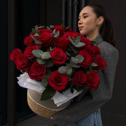Red roses box