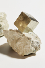 Пирит на породе L