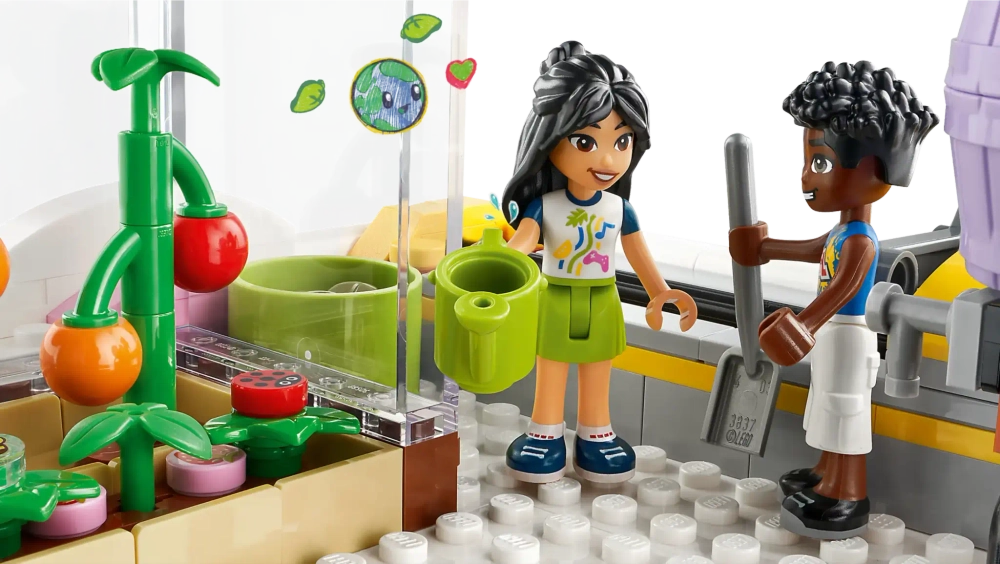 Конструктор LEGO Friends 41748 Общественный центр Хартлейк-Сити