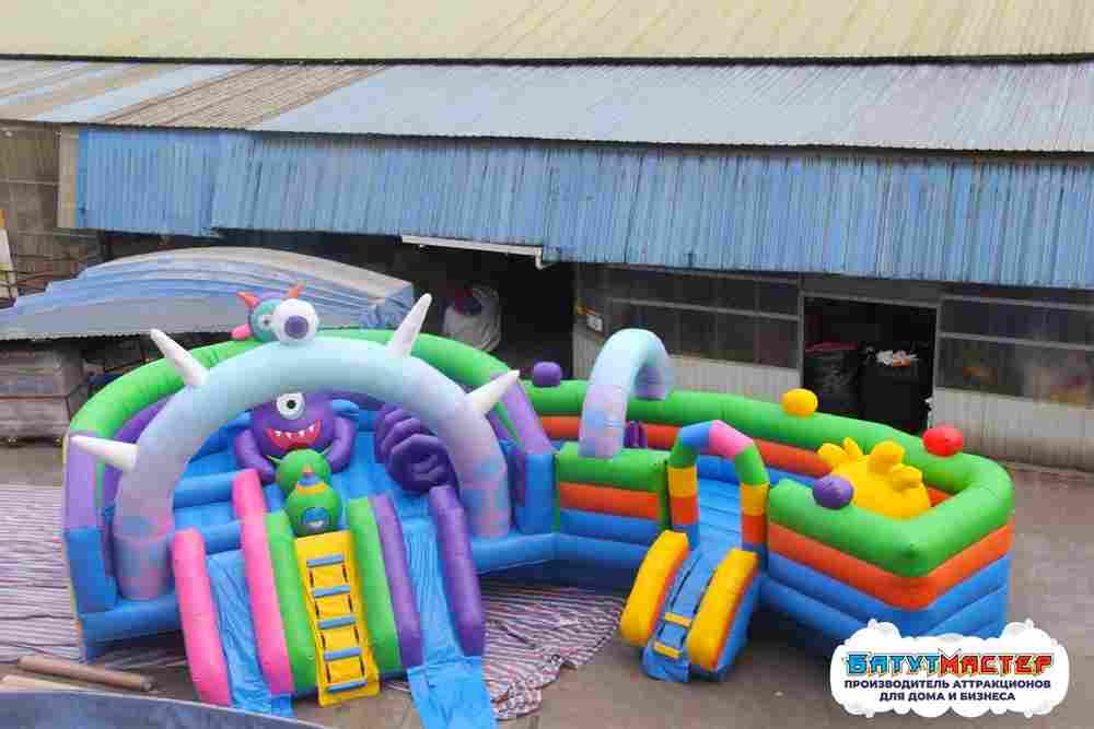 Надувной аквапарк с бассейном и горками «Страна Монстриков», 21×20×6,5 м
