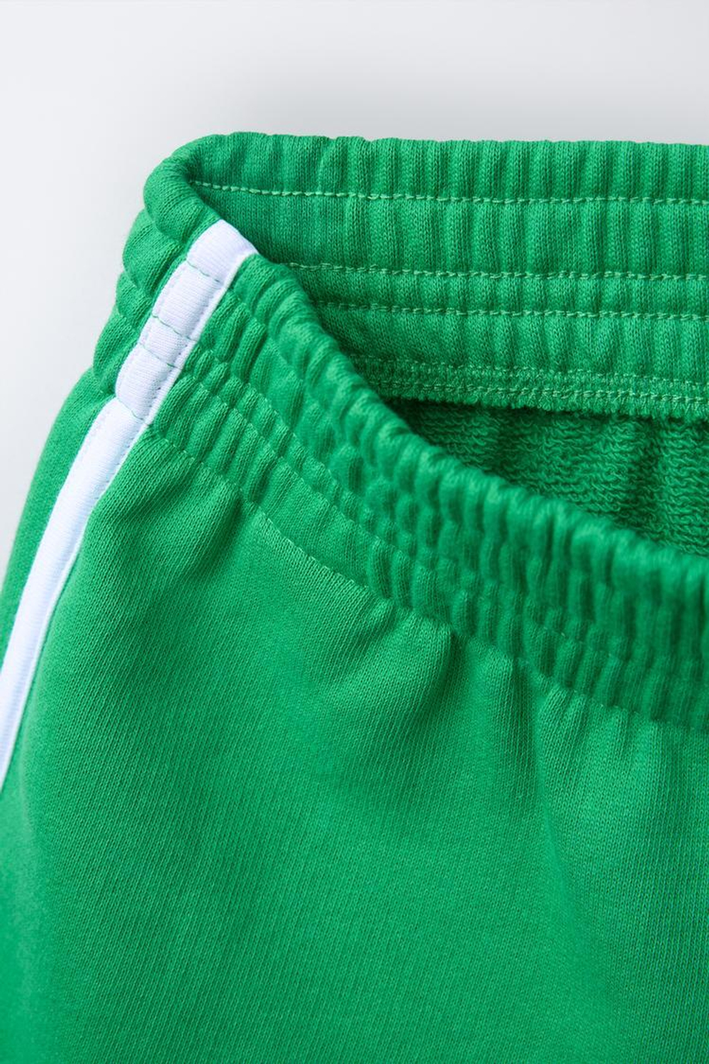 ZARA БЕРМУДЫ С НАДПИСЬЮ И ЛАМПАСАМИ, ЗЕЛЕНЫЙ