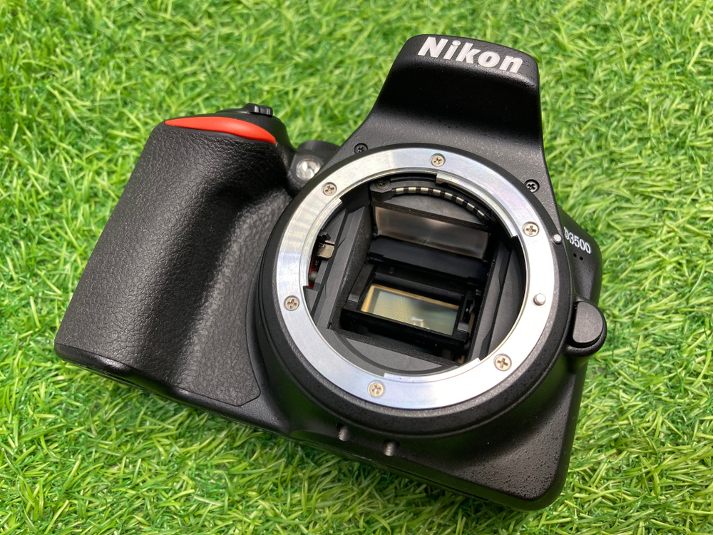 Nikon D3500 kit 18-55mm 150 кадров