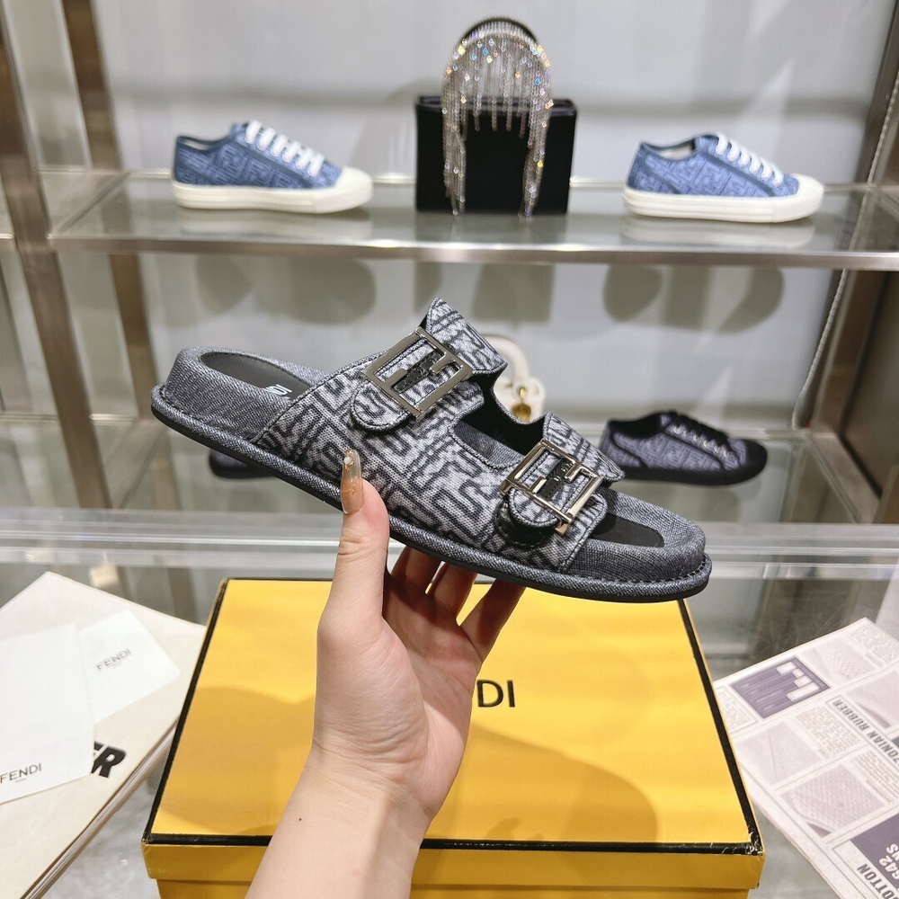Fendi Feel Slides